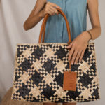 Klasyczna torebka typu shopper BALLY HANDS - czarna w rozmiarze M
